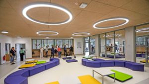 Marodes Schulhaus in Zell sackte seit Jahren ab: Esslinger Grundschule eingeweiht  – Moderne Architektur für neues Lernen