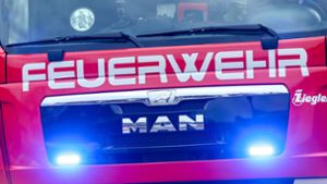 Feuerwehr in Baltmannsweiler: Viertelmillion Euro Schaden bei Brand – Straße stundenlang ohne Strom